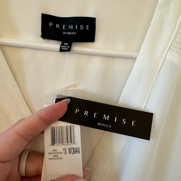 NWT Premise Cream White V-Neck Button Down Blouse - Picture 8 of 9